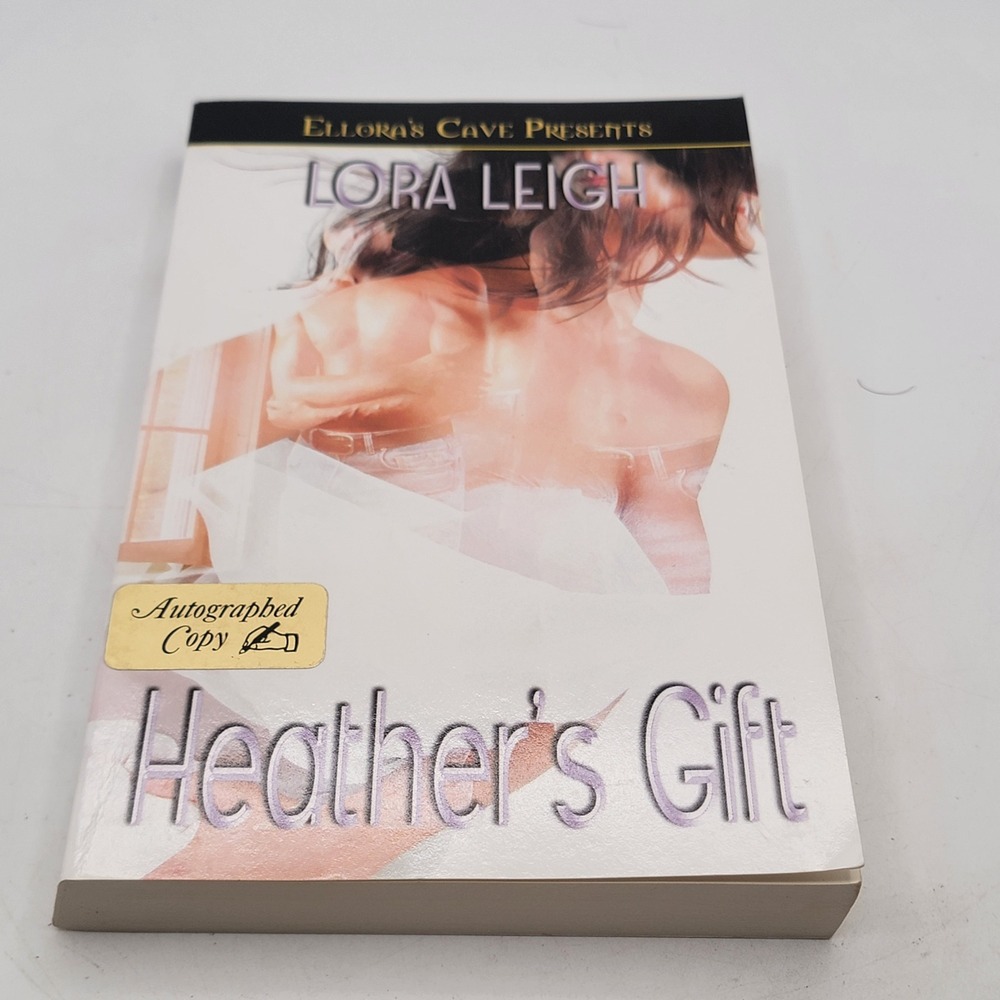 Lora Leigh Heather's Gift Paperback 2005 Signed Autographed Romantica Excellent